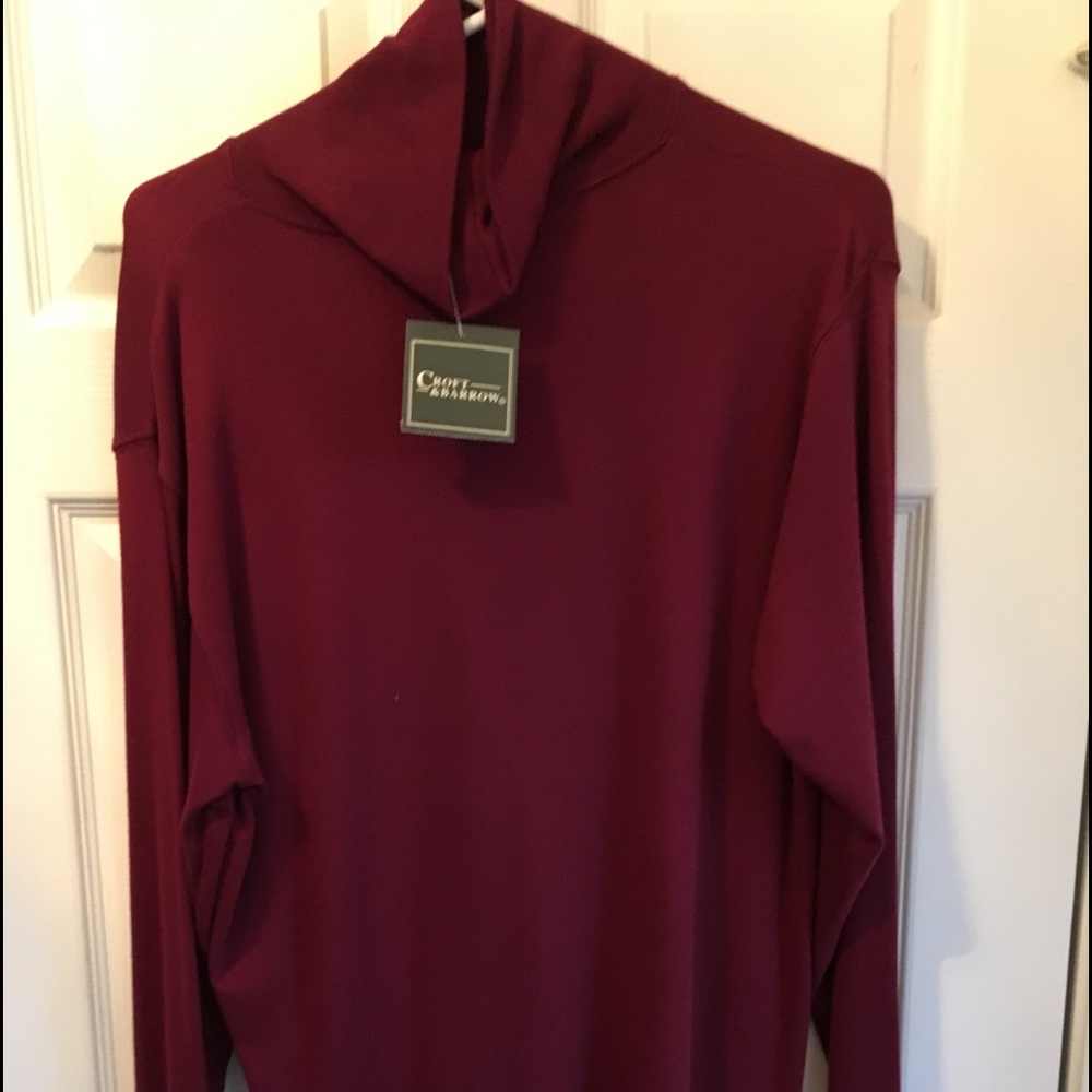 Men’s light weight turtleneck....NWT .....largeL